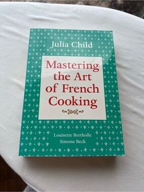 Julia Child Mastering the Art of French Cooking Vol 1